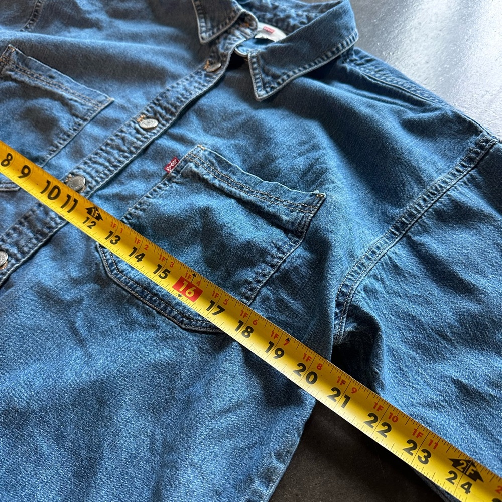 Levi’s Woman’s Denim Julia Shank Button up - Picture 5 of 7